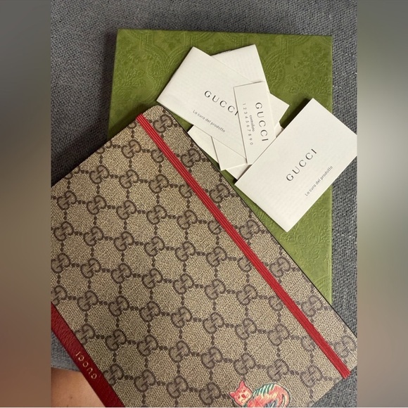 GUCCI supreme hard cover notebook - Picture 2 of 8